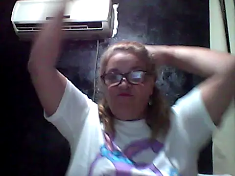 Snapshot of momismilf544 chatting on April 13, 2026, 2:59 am momismilf544 online show from April 13, 2026, 2:59 am