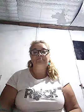 Snapshot of momismilf544 chatting on March 31, 2026, 3:52 am momismilf544 online show from March 31, 2026, 3:52 am