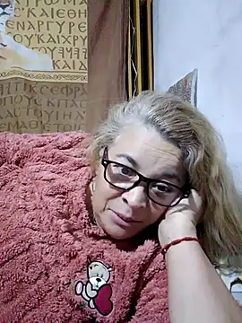 Snapshot of momismilf544 chatting on May 17, 2026, 10:37 am momismilf544 online show from May 17, 2026, 10:37 am