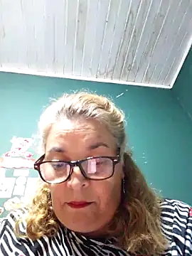 Snapshot of momismilf544 chatting on April 8, 2026, 4:03 am momismilf544 online show from April 8, 2026, 4:03 am