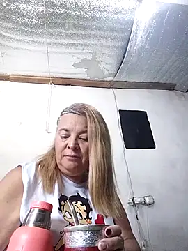 Snapshot of momismilf544 chatting on April 19, 2026, 3:46 pm momismilf544 online show from April 19, 2026, 3:46 pm