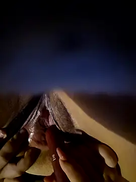 Lareyna1234 online show from March 6, 2026, 2:28 am