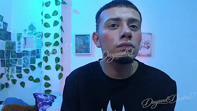 Snapshot of DayandDesire chatting on May 16, 2026, 4:33 am DayandDesire online show from May 16, 2026, 4:33 am