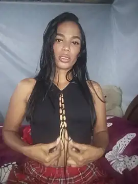 FlorSalvaje  online show from March 27, 2026, 12:52 am