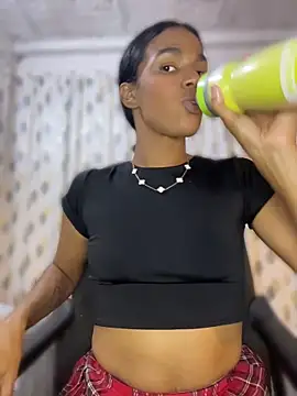 FlorSalvaje  online show from April 9, 2026, 1:18 am