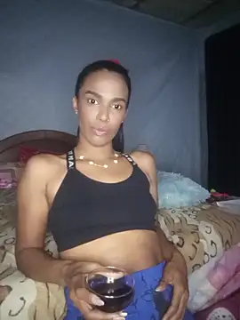 FlorSalvaje  online show from March 25, 2026, 12:44 am