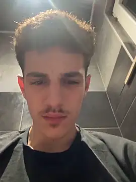 KillianLau26510 online show from April 15, 2026, 12:05 am