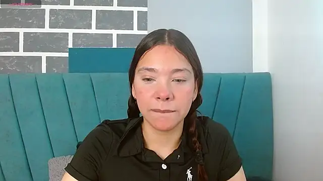 Snapshot of Sweet_kitty_05 chatting on May 24, 2026, 5:46 pm Sweet kitty 05 online show from May 24, 2026, 5:46 pm