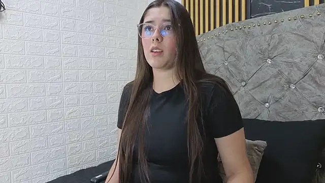 ElisVega online show from April 4, 2026, 8:15 pm