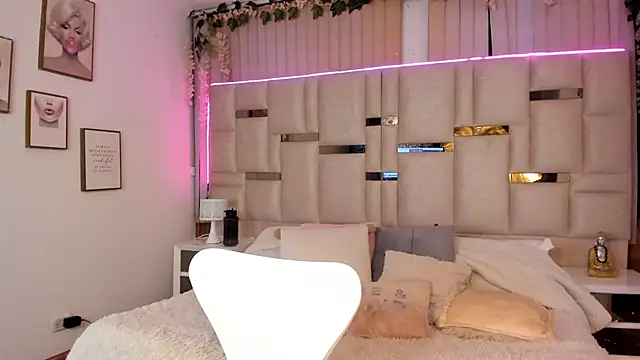 Snapshot of Hanna_klover chatting on February 28, 2026, 4:01 am Hanna klover online show from February 28, 2026, 4:01 am