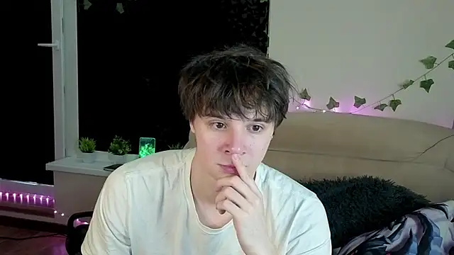 AnthonyCuutie online show from April 22, 2026, 7:26 am