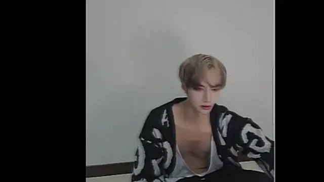 Snapshot of bigbigtop20 chatting on February 28, 2026, 4:23 am bigbigtop20 online show from February 28, 2026, 4:23 am