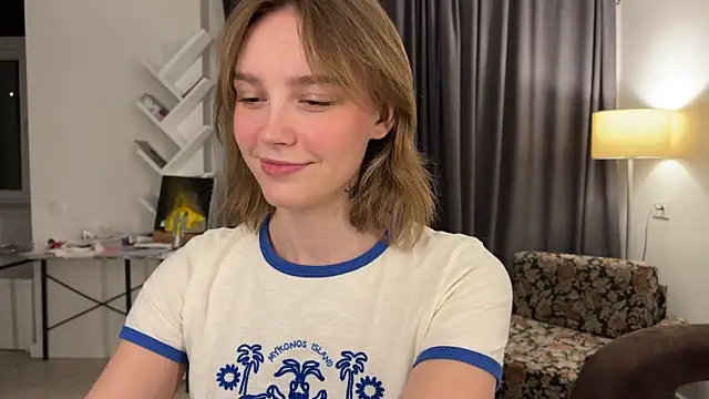 Lolatatee online show from May 17, 2026, 5:24 pm
