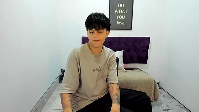 Snapshot of TomBoy_Natali chatting on May 22, 2026, 10:30 pm TomBoy Natali online show from May 22, 2026, 10:30 pm