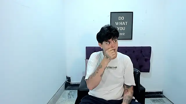 TomBoy Natali online show from March 25, 2026, 6:40 pm