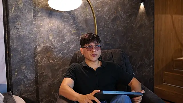 Mia and Belmonth online show from March 29, 2026, 7:26 pm