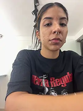 Snapshot of VioletaHills_ chatting on June 9, 2026, 12:28 pm VioletaHills online show from June 9, 2026, 12:28 pm