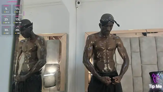 Titan Moreno  online show from March 12, 2026, 12:42 pm