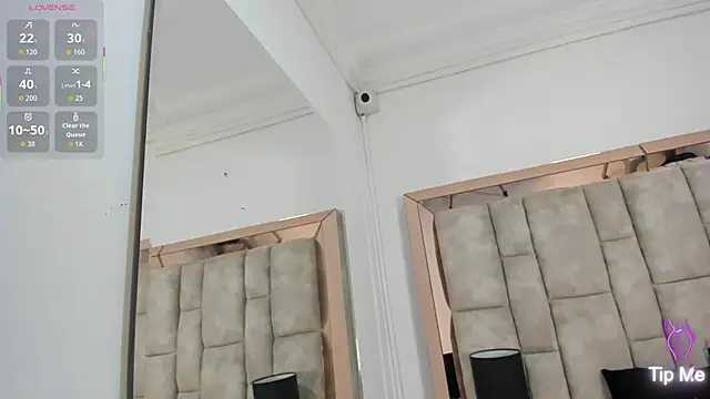 Titan Moreno  online show from March 27, 2026, 12:06 pm