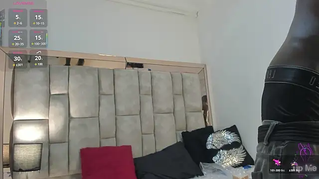 Titan Moreno  online show from March 16, 2026, 12:31 pm