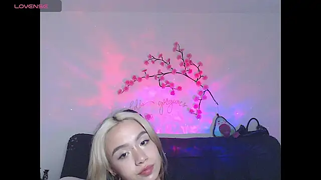 Snapshot of sweet_molly420 chatting on June 16, 2026, 8:20 pm sweet molly420 online show from June 16, 2026, 8:20 pm