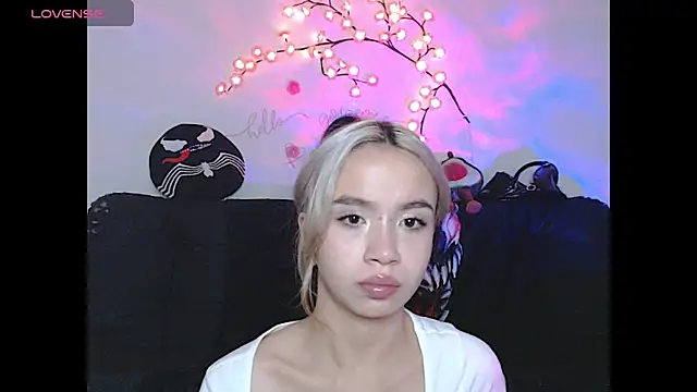Snapshot of sweet_molly420 chatting on July 2, 2026, 3:23 am sweet molly420 online show from July 2, 2026, 3:23 am