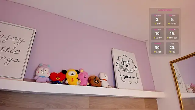 EmmaSanchez  online show from May 26, 2026, 8:34 am