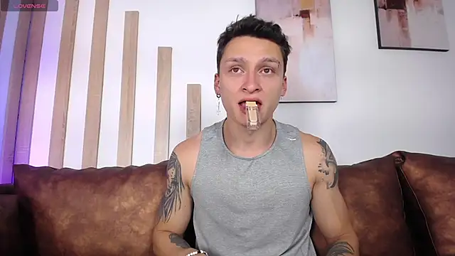 Snapshot of DIEGO_JONES chatting on May 22, 2026, 1:31 pm DIEGO JONES online show from May 22, 2026, 1:31 pm