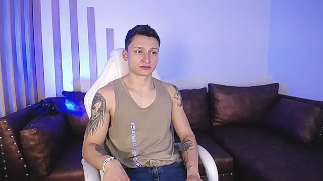 Snapshot of DIEGO_JONES chatting on May 6, 2026, 2:10 pm DIEGO JONES online show from May 6, 2026, 2:10 pm