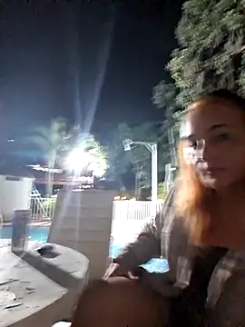 Snapshot of andruscatrina chatting on March 3, 2026, 3:24 am andruscatrina online show from March 3, 2026, 3:24 am