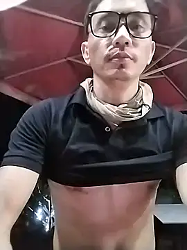 traiwe06 online show from June 3, 2026, 1:34 pm