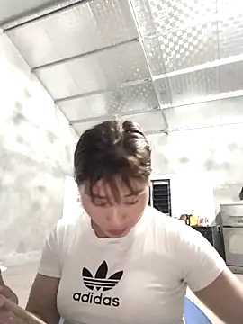 Snapshot of Lilinn_ chatting on March 1, 2026, 11:43 am Lilinn online show from March 1, 2026, 11:43 am