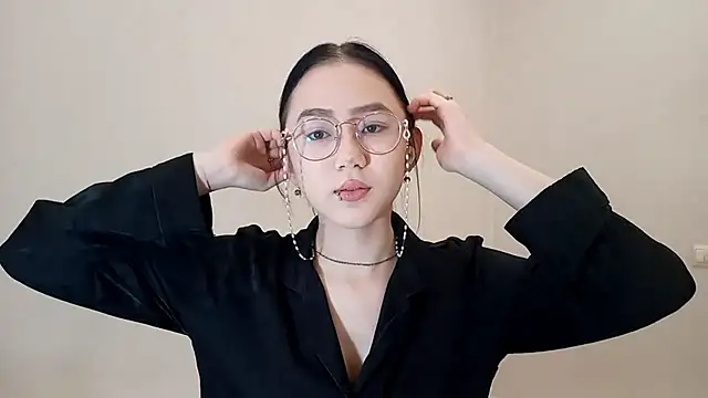 SolvedGlobe online show from April 25, 2026, 1:14 pm