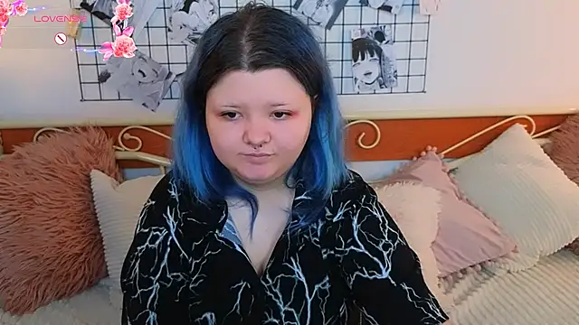Snapshot of Lunaar_ chatting on May 1, 2026, 5:56 am Lunaar online show from May 1, 2026, 5:56 am