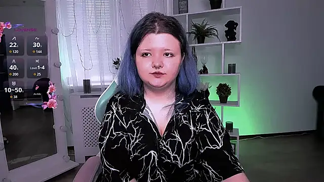 Snapshot of Lunaar_ chatting on April 17, 2026, 5:32 am Lunaar online show from April 17, 2026, 5:32 am