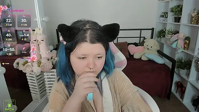 Snapshot of Lunaar_ chatting on April 11, 2026, 7:45 am Lunaar online show from April 11, 2026, 7:45 am