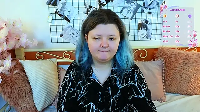 Snapshot of Lunaar_ chatting on May 22, 2026, 6:00 am Lunaar online show from May 22, 2026, 6:00 am