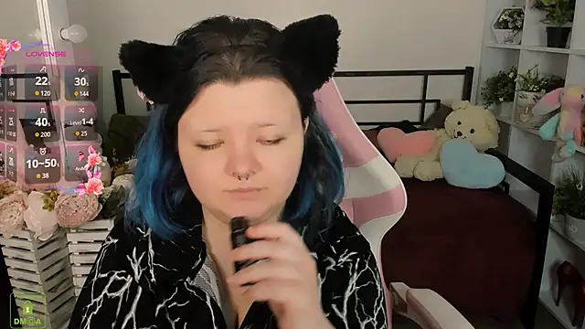 Snapshot of Lunaar_ chatting on April 15, 2026, 5:24 am Lunaar online show from April 15, 2026, 5:24 am