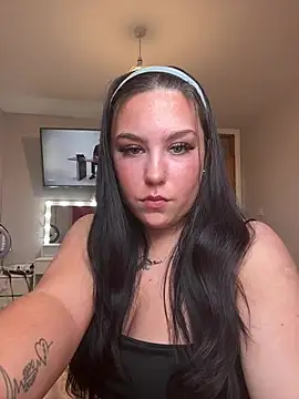 prettydolly127 online show from April 3, 2026, 2:01 pm