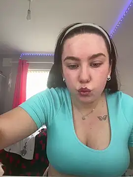 prettydolly127 online show from April 9, 2026, 8:53 am