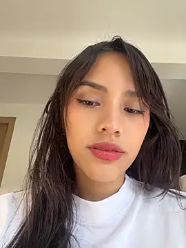Mia-villalobos online show from May 12, 2026, 2:01 pm