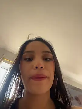 Mia-villalobos online show from April 6, 2026, 2:29 pm