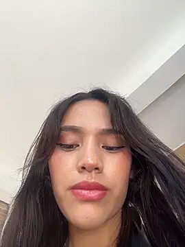 Mia-villalobos online show from April 28, 2026, 1:37 pm