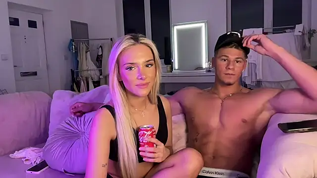 Naughtyblondex online show from April 13, 2026, 1:09 am