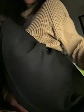 Snapshot of Michelledial chatting on March 27, 2026, 6:33 am Michelledial online show from March 27, 2026, 6:33 am