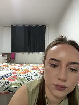 adellasweet online show from May 6, 2026, 6:56 pm