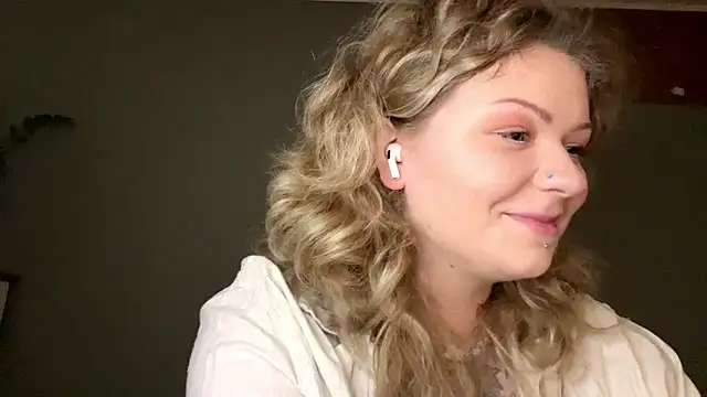 Snapshot of YoungAlina chatting on March 19, 2026, 1:00 pm YoungAlina online show from March 19, 2026, 1:00 pm