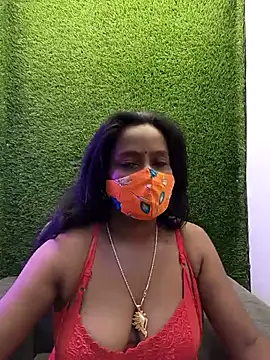 Snapshot of misti-boudii chatting on April 15, 2026, 12:32 pm misti-boudii online show from April 15, 2026, 12:32 pm