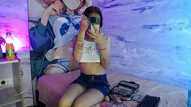 Siena Bouer online show from April 25, 2026, 2:03 am
