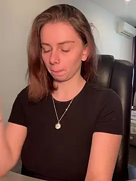 VelvetChloe online show from April 15, 2026, 9:48 am